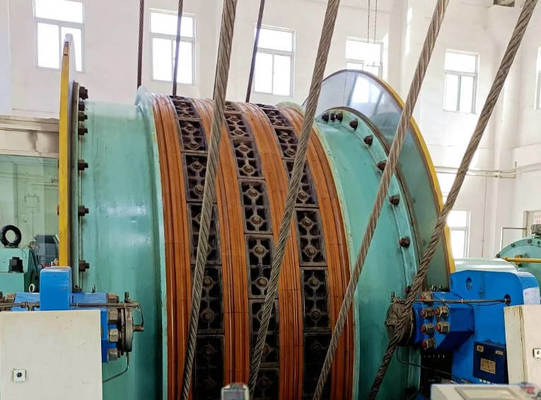 Large lifting capacity and small energy consumption of multi-rope friction mine hoist