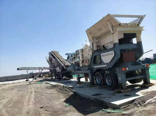 Mobiele breekinstallatie werkt soepel met een stabiele materiaalproductie