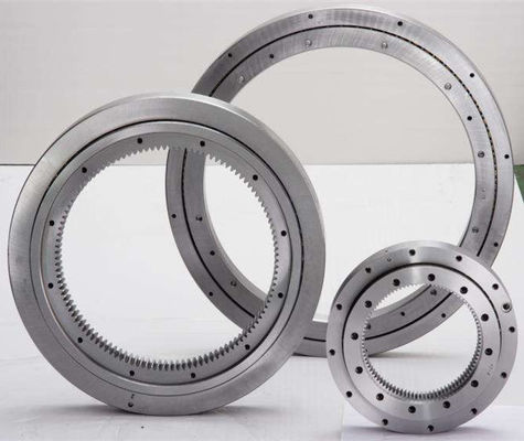 De enige Rij kruiste Cilindrische Rol 62HRC die Ring Bearing zwenken